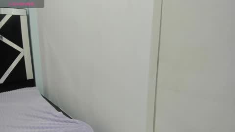 Isabella online show from October 28, 2025, 12:52 pm