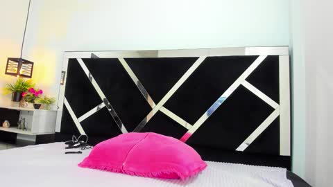 Snapshot of iisabella_noa chatting on January 17, 2026, 1:27 pm Isabella online show from January 17, 2026, 1:27 pm