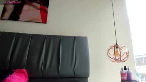 Snapshot of iisabella_noa chatting on May 6, 2026, 12:21 pm Isabella online show from May 6, 2026, 12:21 pm