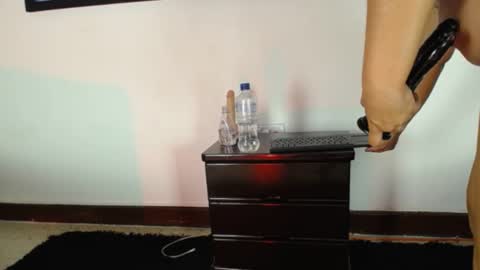  Livana  online show from December 25, 2024, 5:37 pm