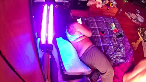 ike6oodnigh online show from December 15, 2025, 3:16 pm