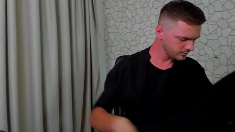 IkerGale online show from October 8, 2025, 11:30 am