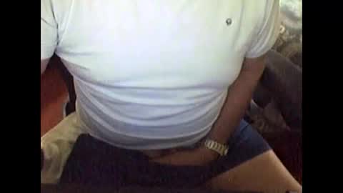 Snapshot of ikissuuuu chatting on October 13, 2025, 1:33 pm ikissuuuu online show from October 13, 2025, 1:33 pm