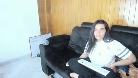 Snapshot of iko_deli chatting on March 10, 2025, 3:45 am valentina online show from March 10, 2025, 3:45 am