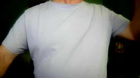 Snapshot of il_undercover chatting on June 6, 2026, 10:09 am il_undercover online show from June 6, 2026, 10:09 am