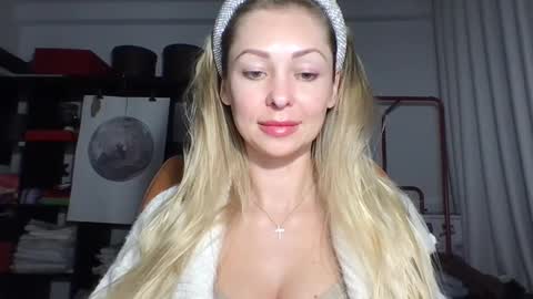 ilada11 online show from February 28, 2025, 7:03 pm