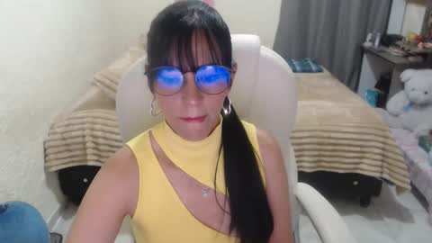Snapshot of ilairahot chatting on April 17, 2026, 11:57 am Ilaira online show from April 17, 2026, 11:57 am