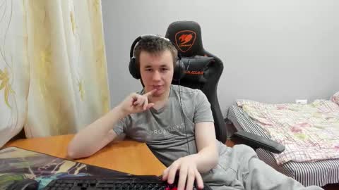 iliaskris online show from November 24, 2025, 3:34 pm