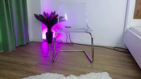 Snapshot of ilikeithaard chatting on September 26, 2025, 5:33 am Emma online show from September 26, 2025, 5:33 am