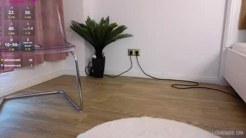 Snapshot of ilikeithaard chatting on October 25, 2025, 5:48 am Emma online show from October 25, 2025, 5:48 am