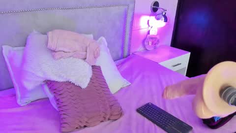 ILY   online show from February 16, 2025, 1:25 am