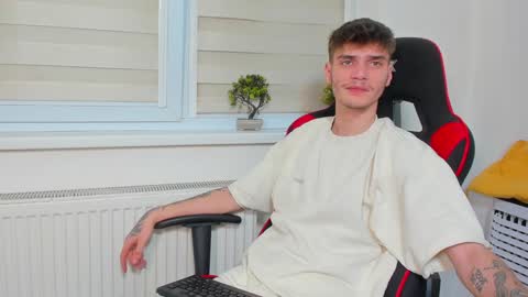 Snapshot of illusions888 chatting on December 15, 2024, 8:15 pm D-Illusion online show from December 15, 2024, 8:15 pm