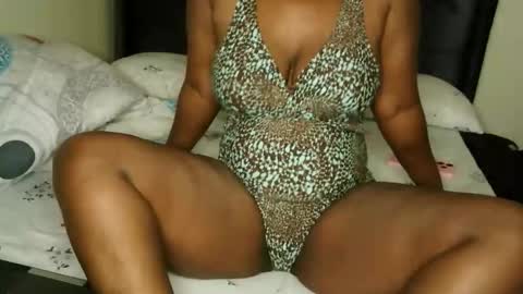 Snapshot of im7740 chatting on January 14, 2026, 6:57 pm im7740 online show from January 14, 2026, 6:57 pm