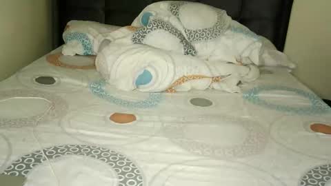 Snapshot of im7740 chatting on February 4, 2026, 6:03 pm im7740 online show from February 4, 2026, 6:03 pm