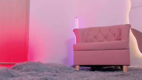 Mia online show from October 9, 2025, 12:47 pm