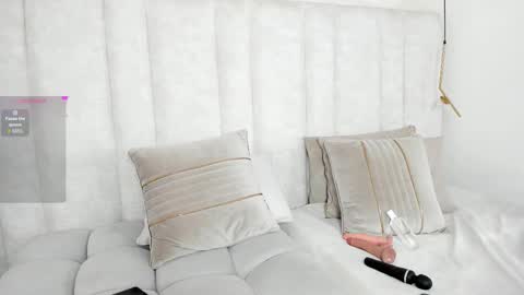 im_anniza online show from November 5, 2025, 1:00 pm