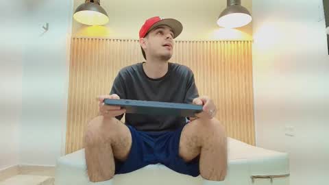 Snapshot of im_bull chatting on December 20, 2025, 12:12 pm BULL online show from December 20, 2025, 12:12 pm