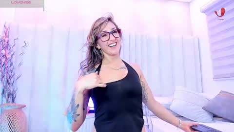 Helina online show from May 11, 2026, 2:45 pm