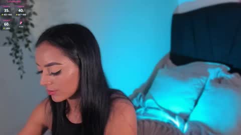 Isa online show from October 12, 2025, 3:55 pm