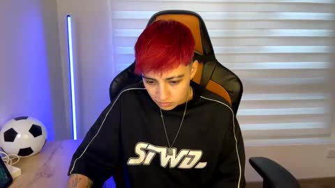 Laia online show from December 27, 2024, 10:37 pm