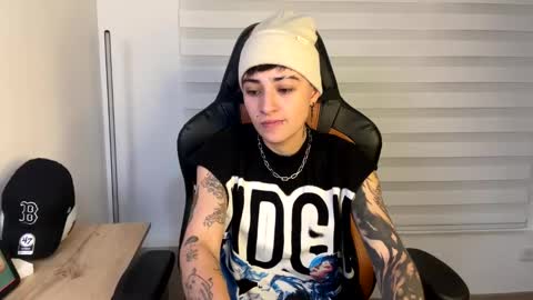 Laia online show from December 30, 2024, 2:20 am