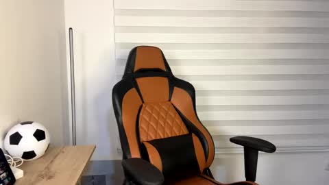 Laia online show from December 30, 2024, 5:26 am