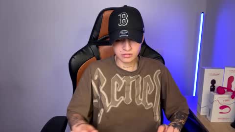 Laia online show from January 30, 2025, 3:33 am