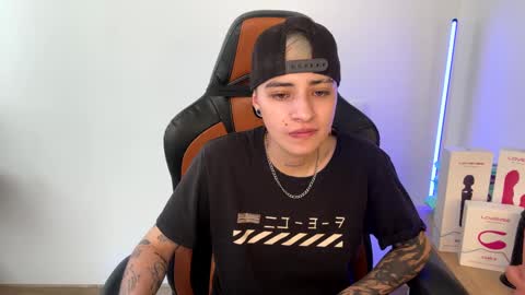 Laia online show from February 8, 2025, 8:53 pm