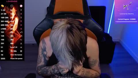 Laia online show from September 23, 2025, 10:35 pm