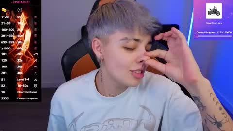 Laia online show from September 30, 2025, 2:27 am