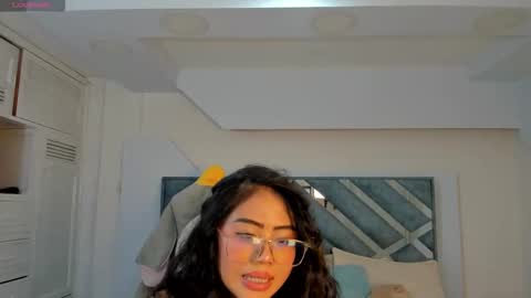 Snapshot of im_miila chatting on September 16, 2025, 7:48 pm Mila online show from September 16, 2025, 7:48 pm
