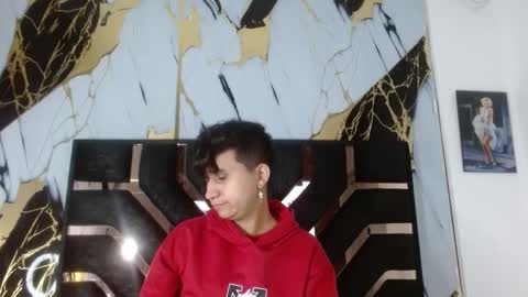 milan online show from September 16, 2025, 2:45 am