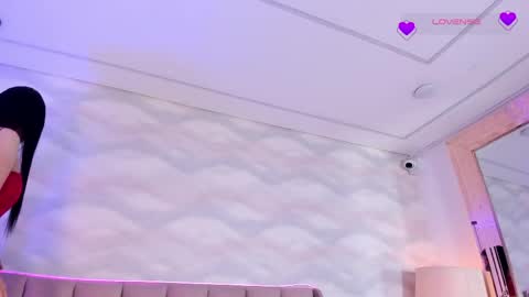 Snapshot of im_nika_ chatting on May 18, 2026, 12:44 pm Nika online show from May 18, 2026, 12:44 pm