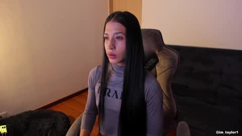 TAYLOR  online show from February 6, 2025, 5:25 am