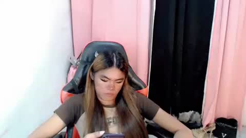 im_yourfairyannaxx online show from April 15, 2026, 7:58 pm