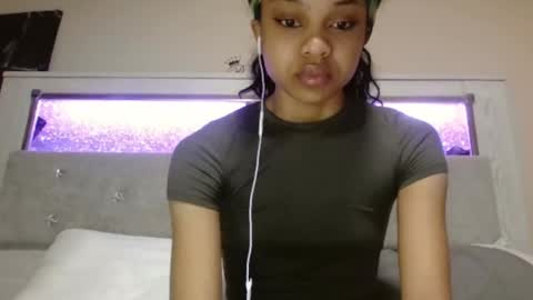 Snapshot of imanilove495 chatting on January 31, 2025, 3:20 am scarlett amour online show from January 31, 2025, 3:20 am