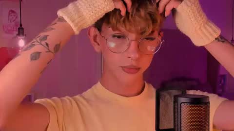 Snapshot of imdamiano chatting on September 15, 2025, 7:25 pm Damiano online show from September 15, 2025, 7:25 pm