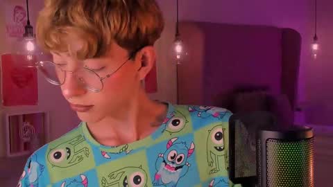 Snapshot of imdamiano chatting on September 28, 2025, 7:19 pm Damiano online show from September 28, 2025, 7:19 pm