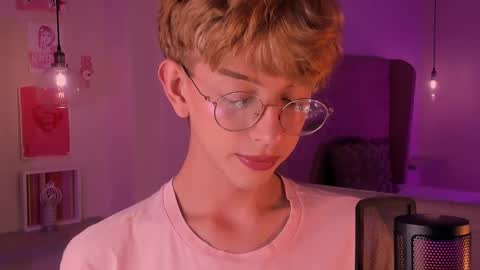 Snapshot of imdamiano chatting on October 3, 2025, 8:39 pm Damiano online show from October 3, 2025, 8:39 pm