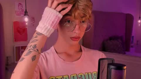 Snapshot of imdamiano chatting on October 7, 2025, 10:18 pm Damiano online show from October 7, 2025, 10:18 pm