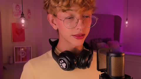 Snapshot of imdamiano chatting on October 27, 2025, 9:52 pm Damiano online show from October 27, 2025, 9:52 pm