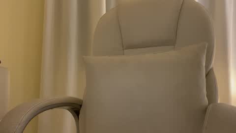 Gabriela online show from December 5, 2024, 5:04 am