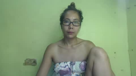 Snapshot of imlavender1986 chatting on July 5, 2026, 11:12 pm dhen online show from July 5, 2026, 11:12 pm
