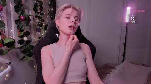 Snapshot of imnotmia chatting on January 12, 2025, 8:14 pm Mia online show from January 12, 2025, 8:14 pm