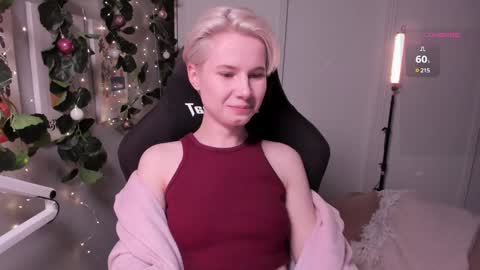 Snapshot of imnotmia chatting on January 19, 2025, 8:09 pm Mia online show from January 19, 2025, 8:09 pm