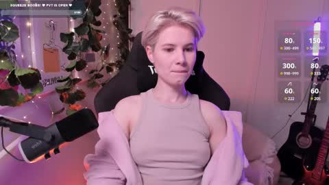 Snapshot of imnotmia chatting on February 9, 2025, 10:09 am Mia online show from February 9, 2025, 10:09 am