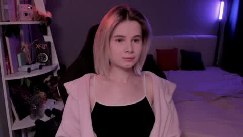 Mia online show from February 21, 2026, 10:49 am