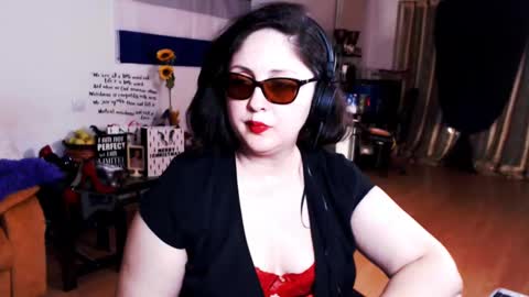 Empress online show from December 6, 2024, 9:35 pm