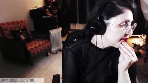 Empress online show from November 30, 2025, 4:16 am