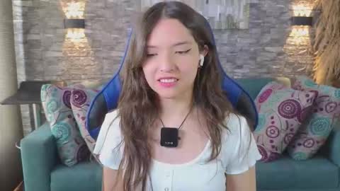 Karen  online show from September 24, 2025, 7:28 pm